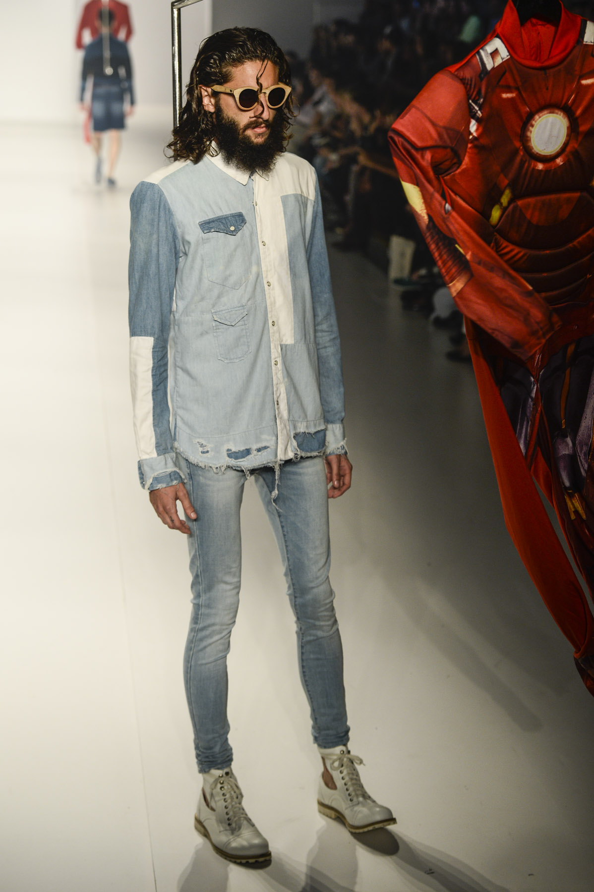 desfile-reserva-fashionrio-verao2014-016