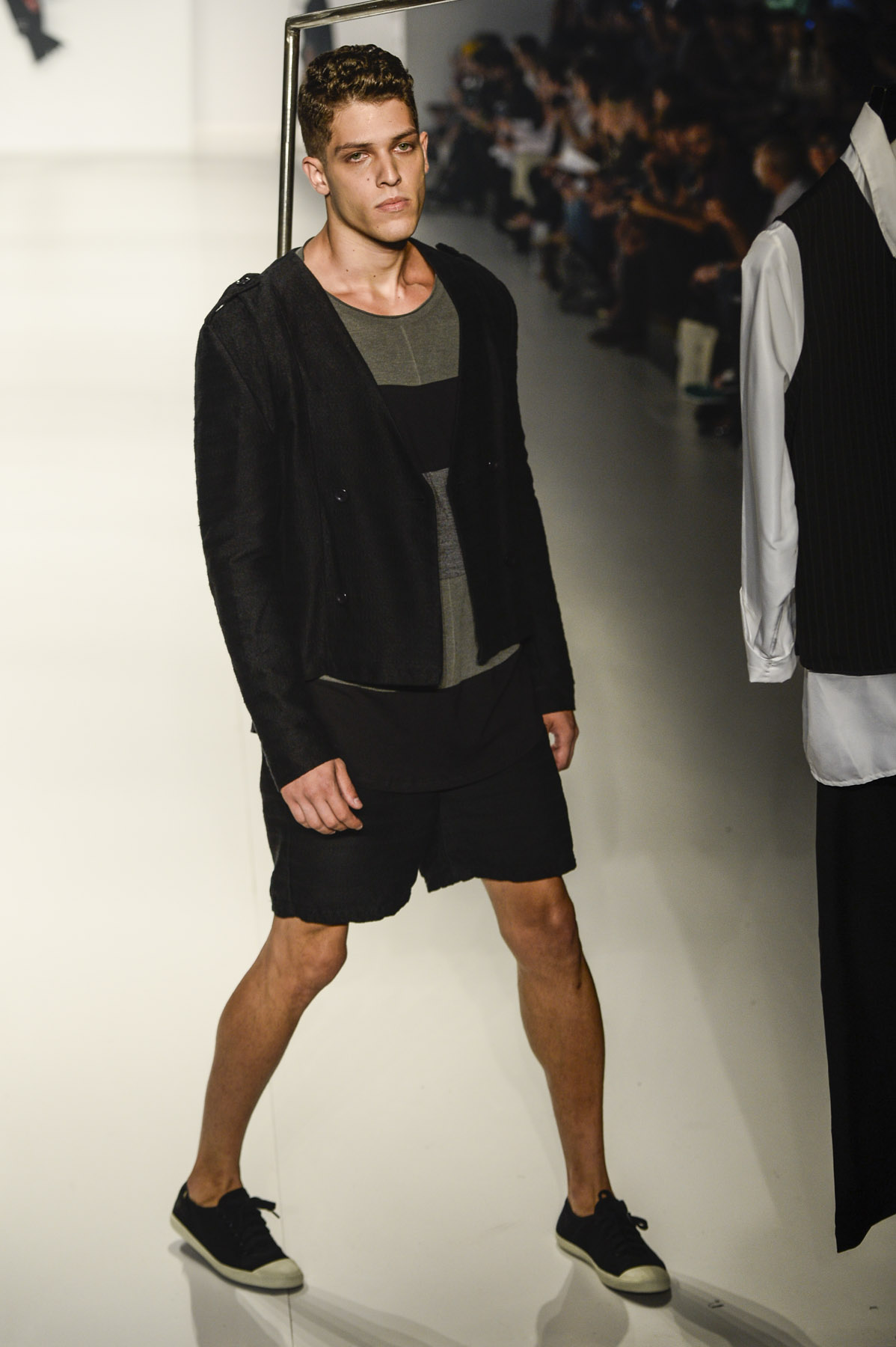 desfile-reserva-fashionrio-verao2014-022