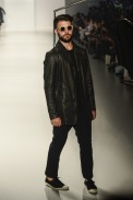 desfile-reserva-fashionrio-verao2014-023