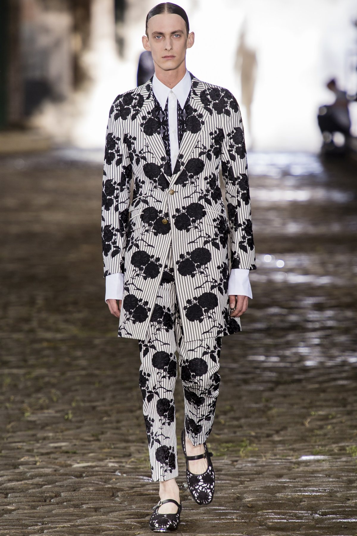 desfile-a-mcqueen-men-london-ss2014-19