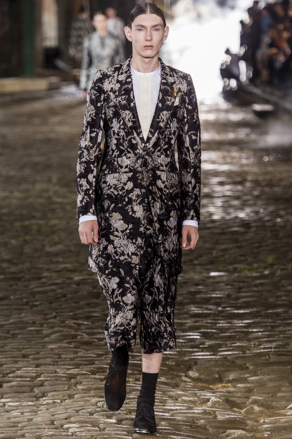 desfile-a-mcqueen-men-london-ss2014-22