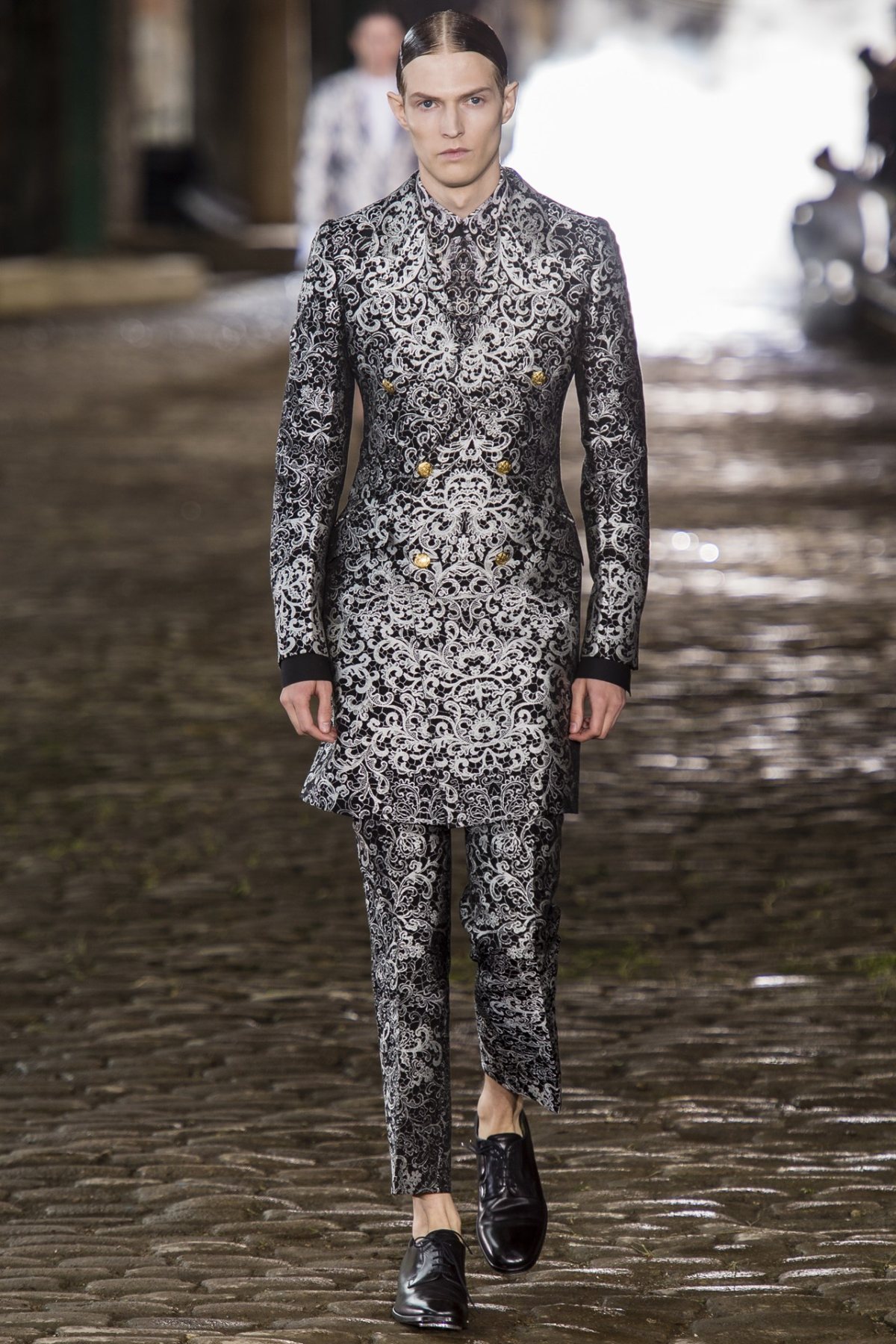 desfile-a-mcqueen-men-london-ss2014-23