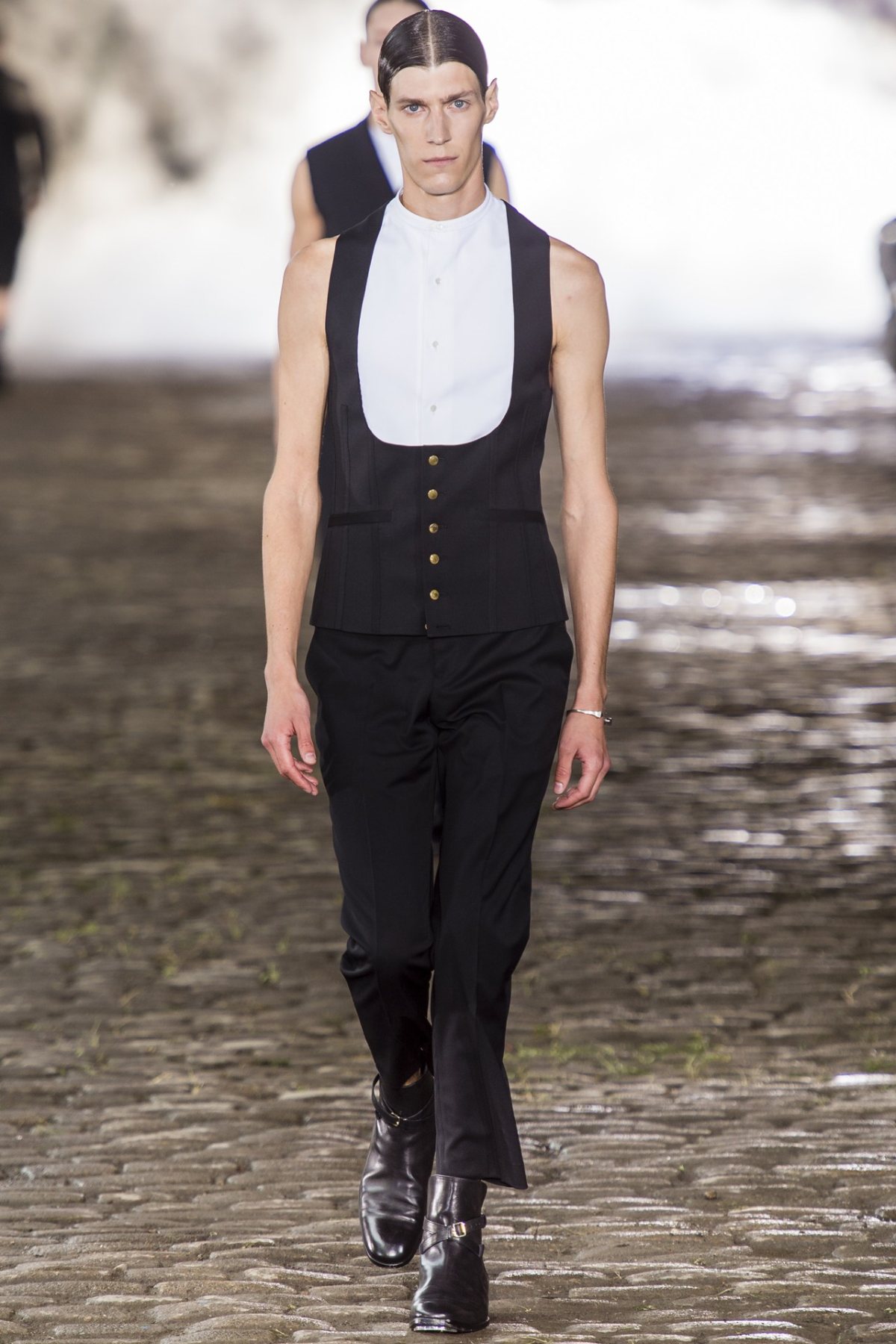 desfile-a-mcqueen-men-london-ss2014-27