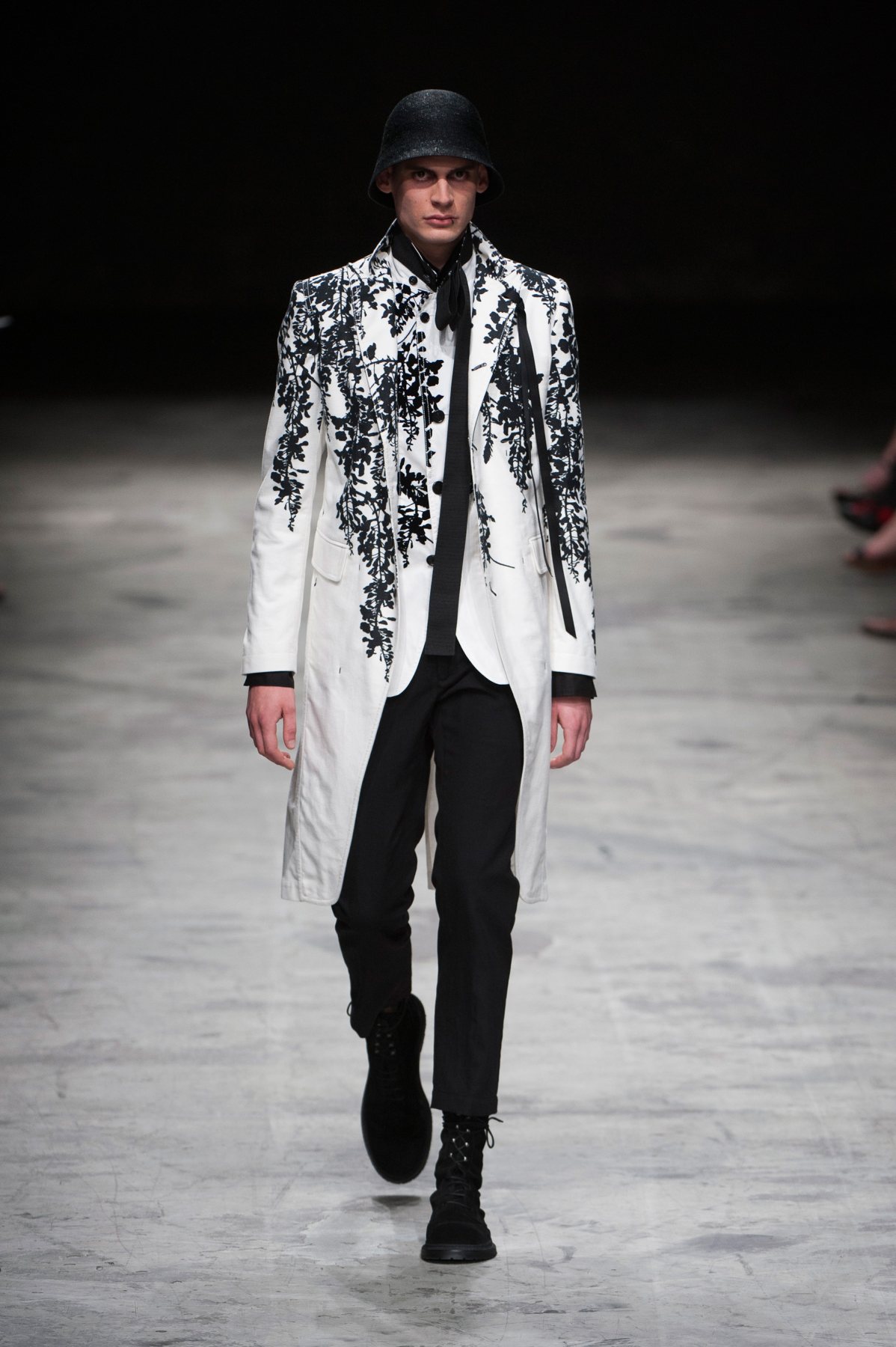 desfile-ann-demeu-paris-men-ss2014-01