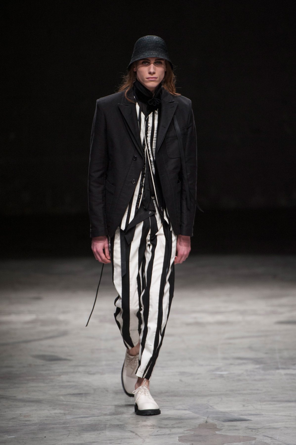 desfile-ann-demeu-paris-men-ss2014-23