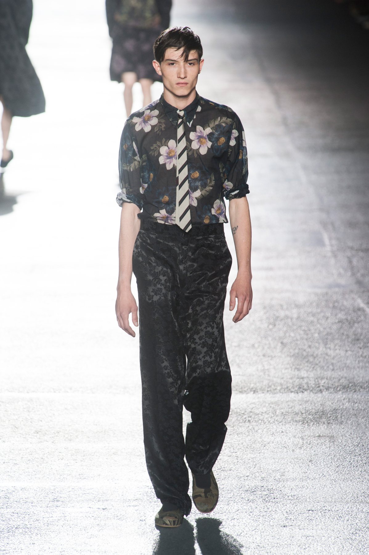 desfile-dvn-paris-men-ss2014-04