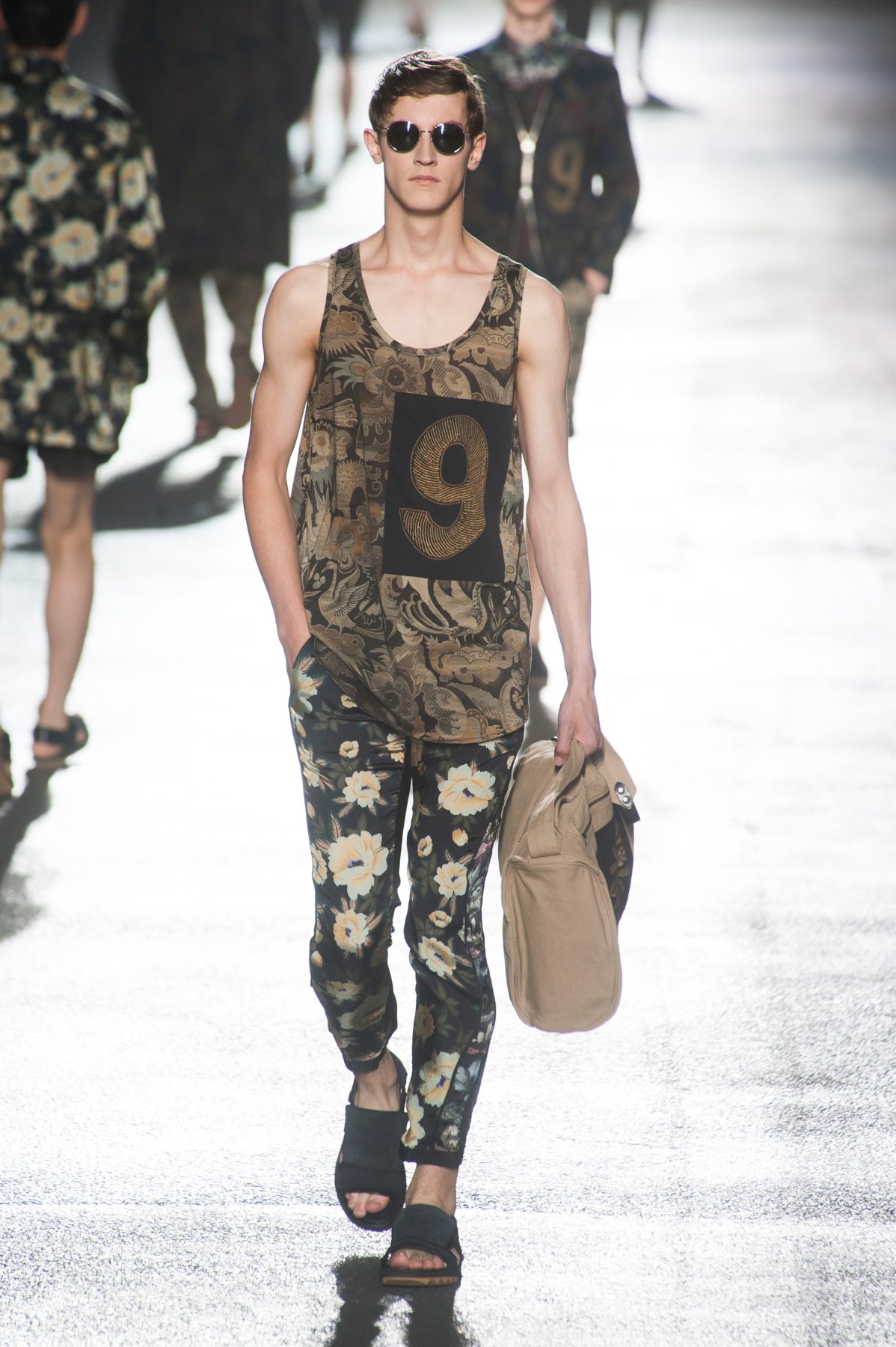 desfile-dvn-paris-men-ss2014-11
