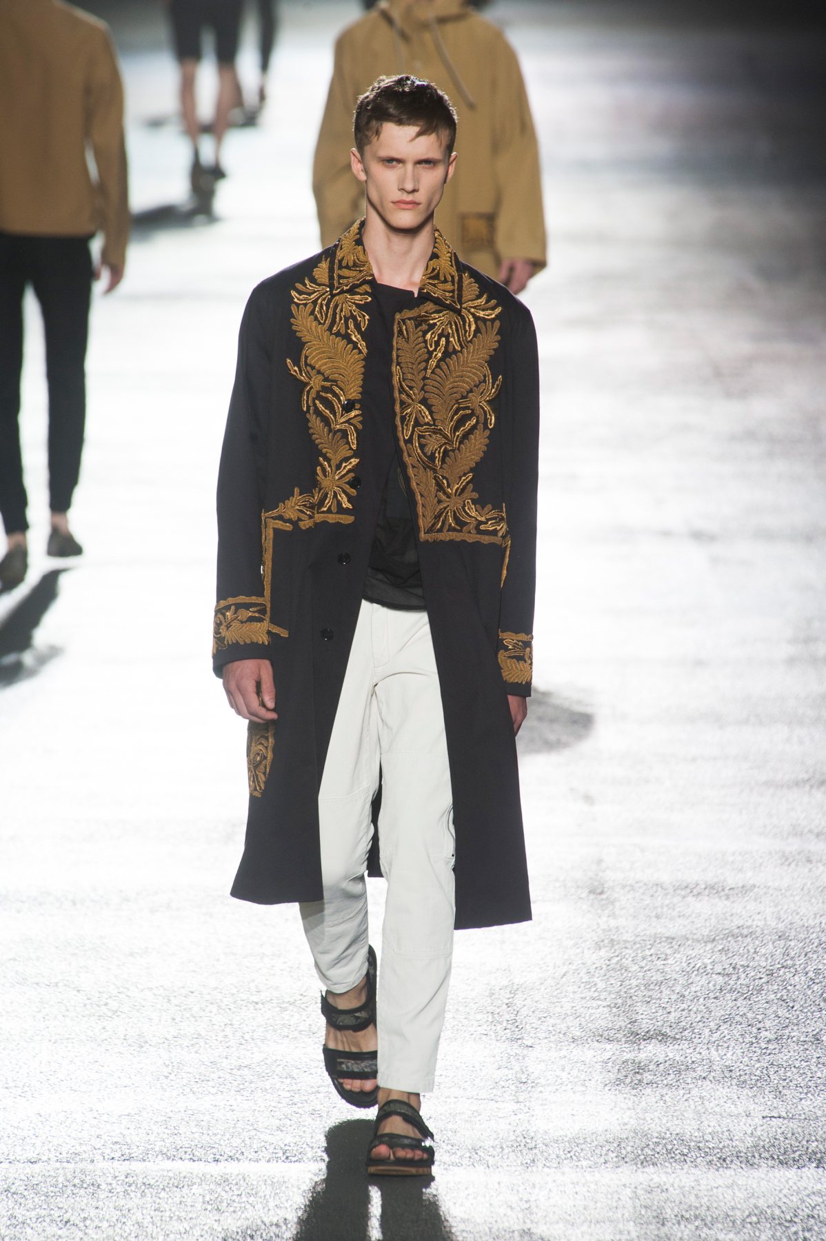 desfile-dvn-paris-men-ss2014-16