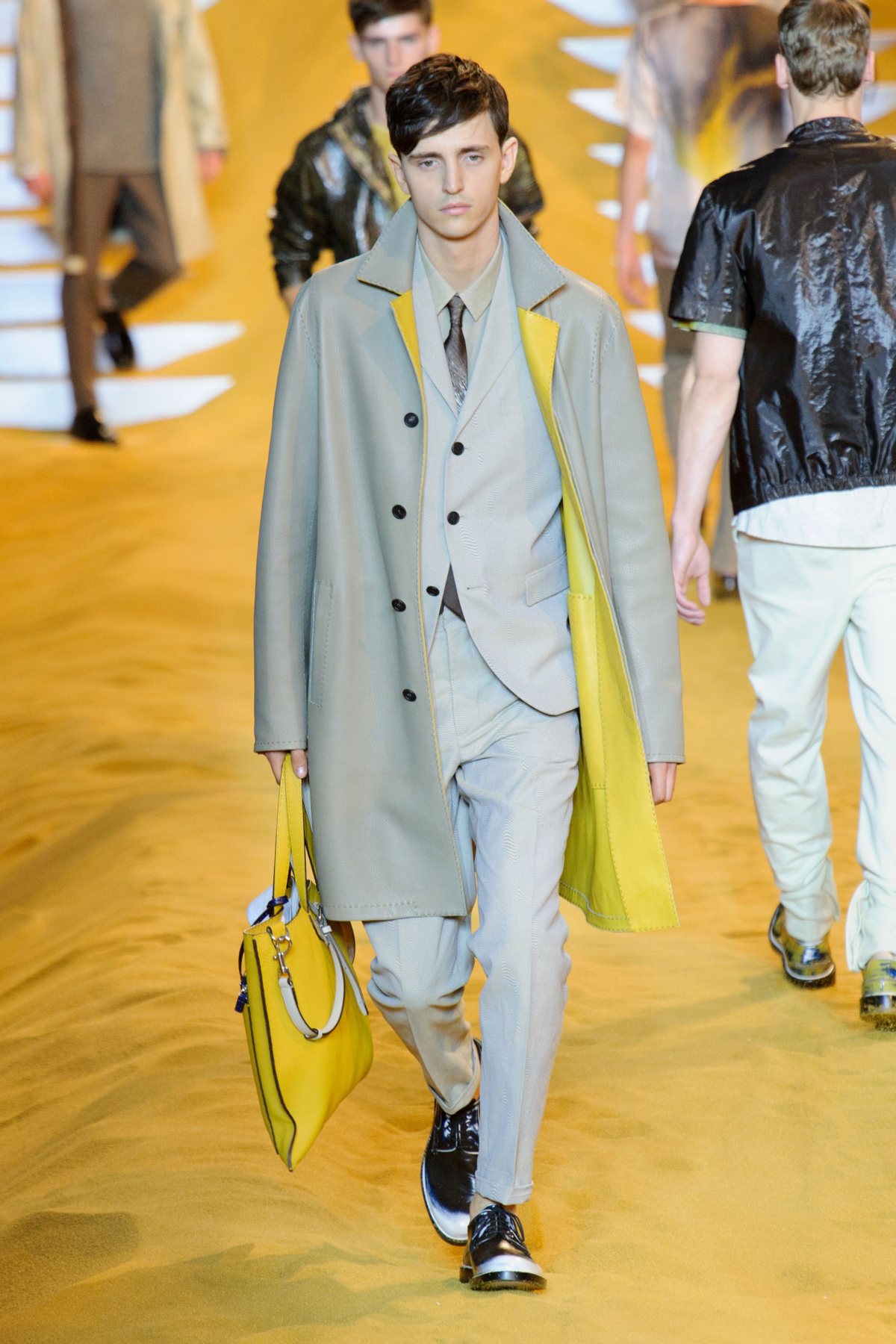 desfile-fendi-milao-ss2014-09