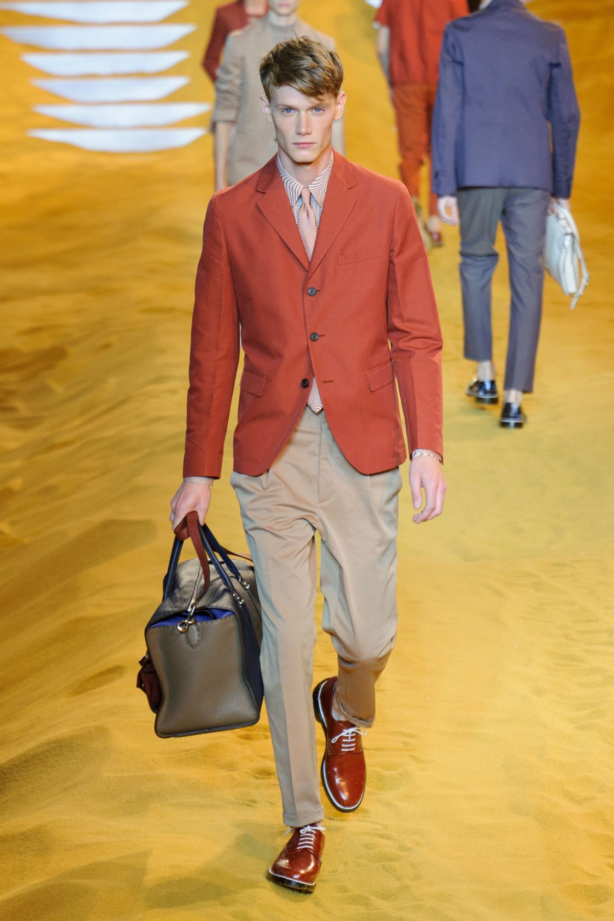 desfile-fendi-milao-ss2014-30