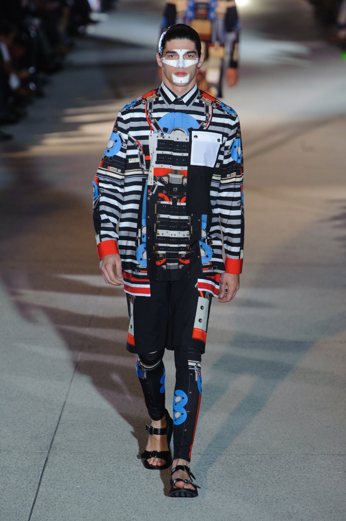 desfile-givenchy-paris-men-ss2014-24