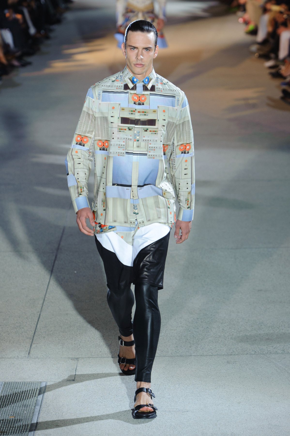 desfile-givenchy-paris-men-ss2014-30