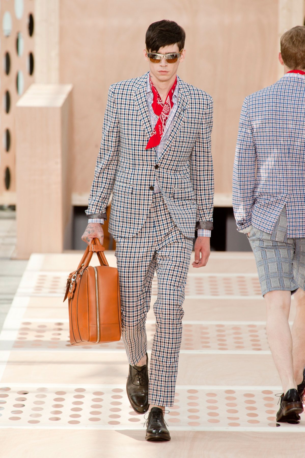 desfile-lv-paris-men-ss2014-08