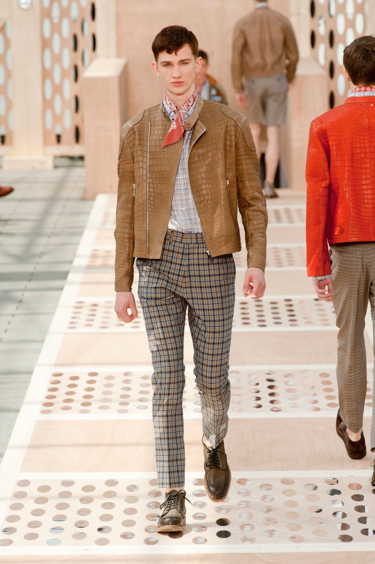 desfile-lv-paris-men-ss2014-23