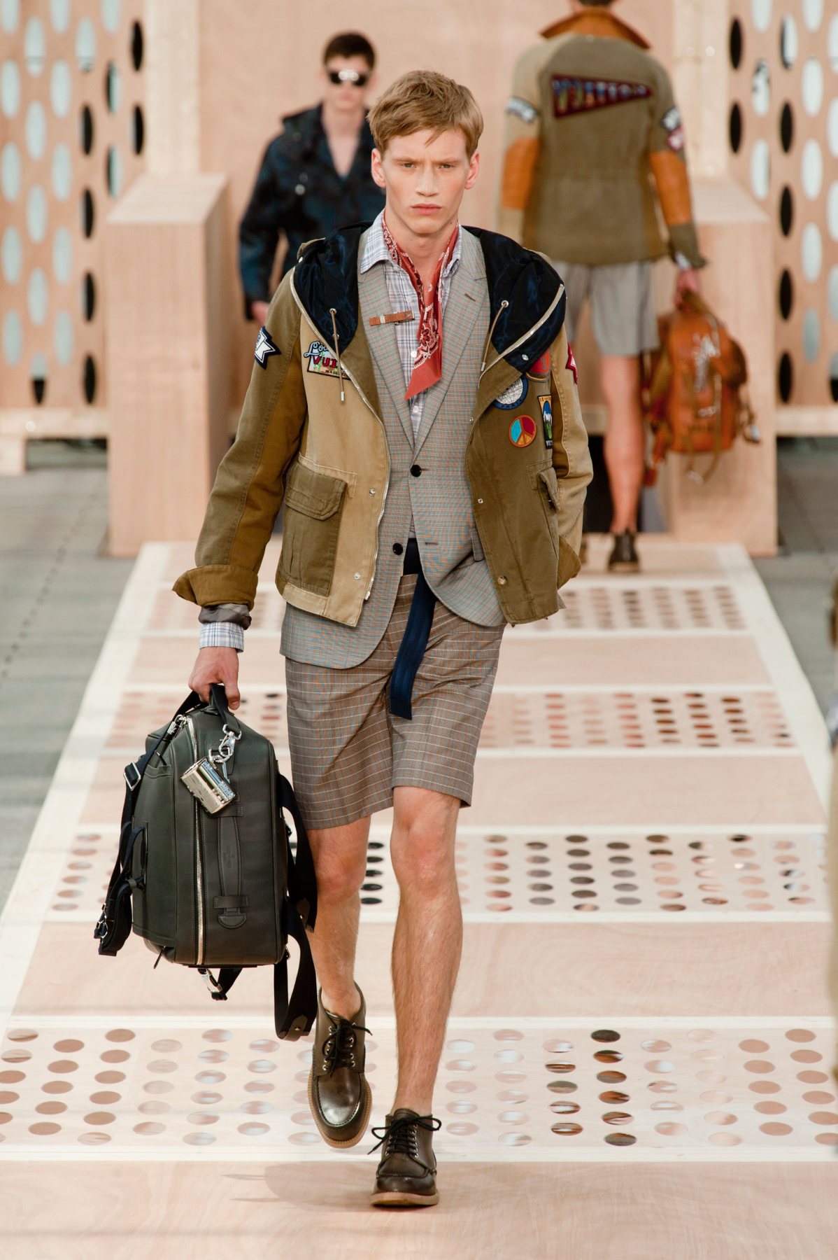 desfile-lv-paris-men-ss2014-26