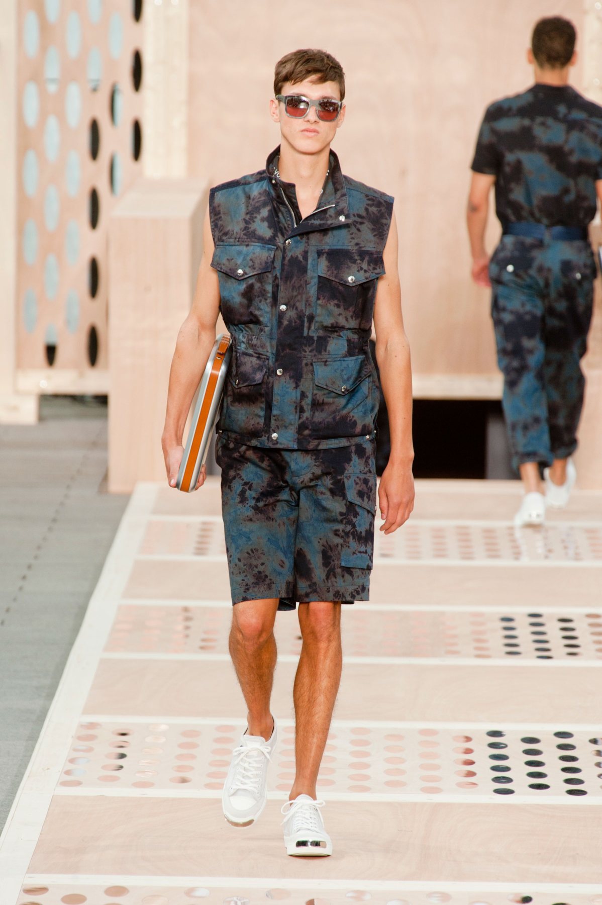 desfile-lv-paris-men-ss2014-30