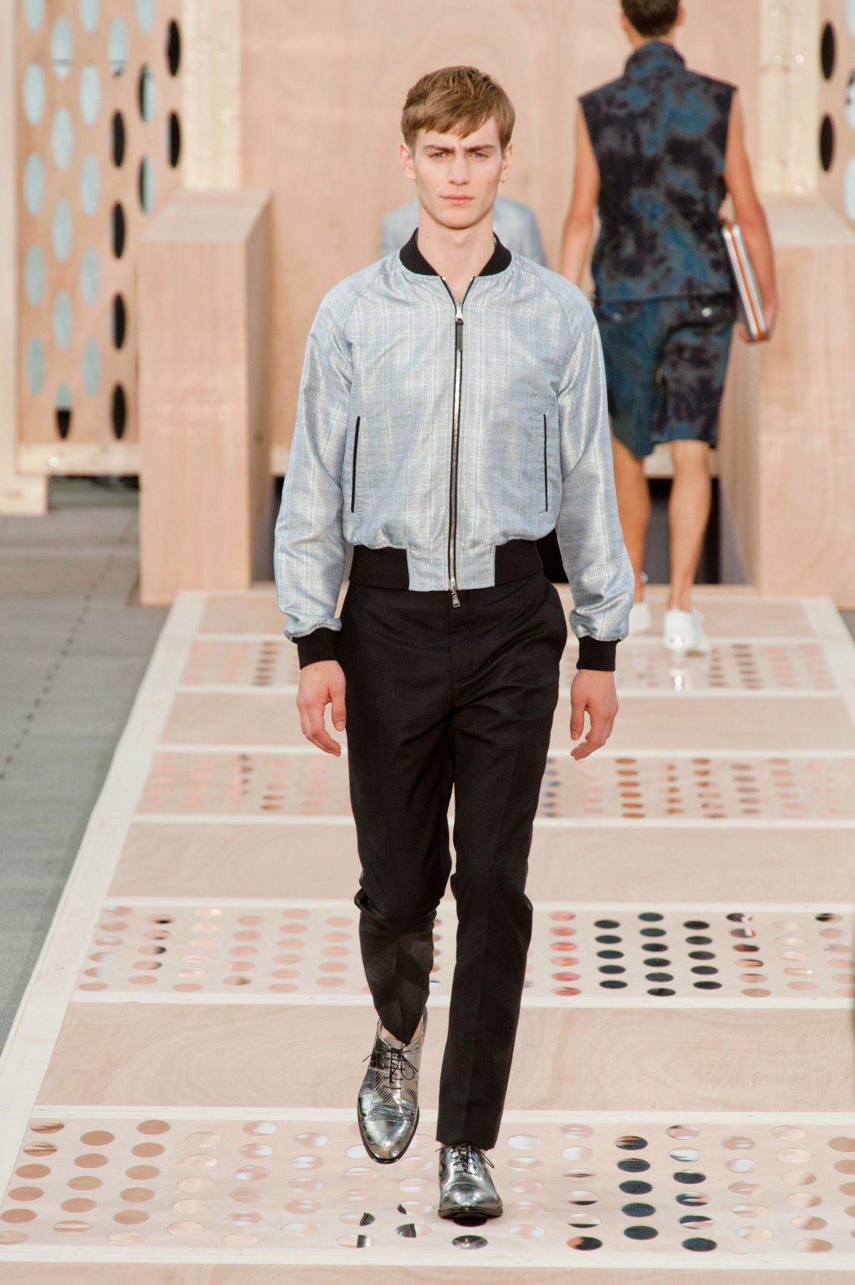 desfile-lv-paris-men-ss2014-32
