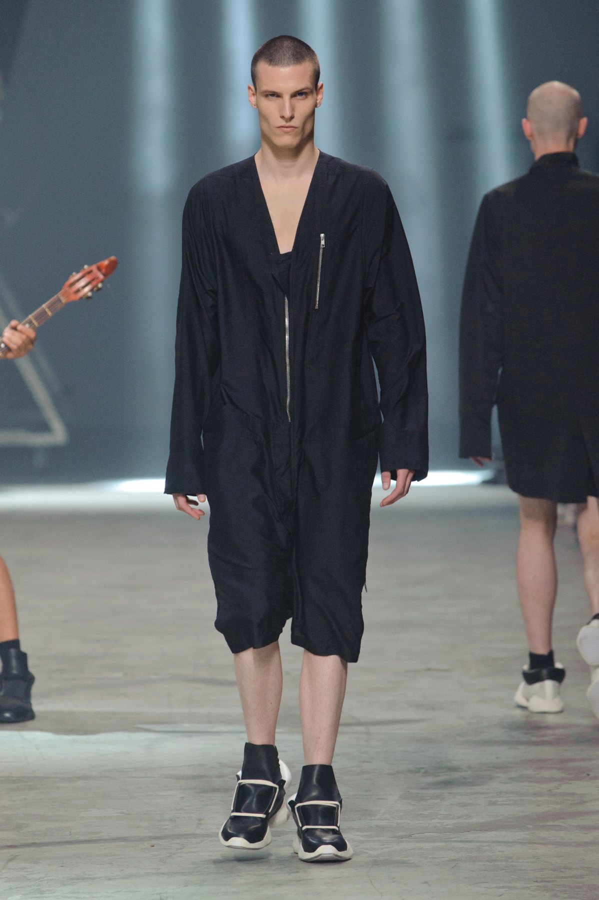 desfile-rick-owens-paris-men-ss2014-11