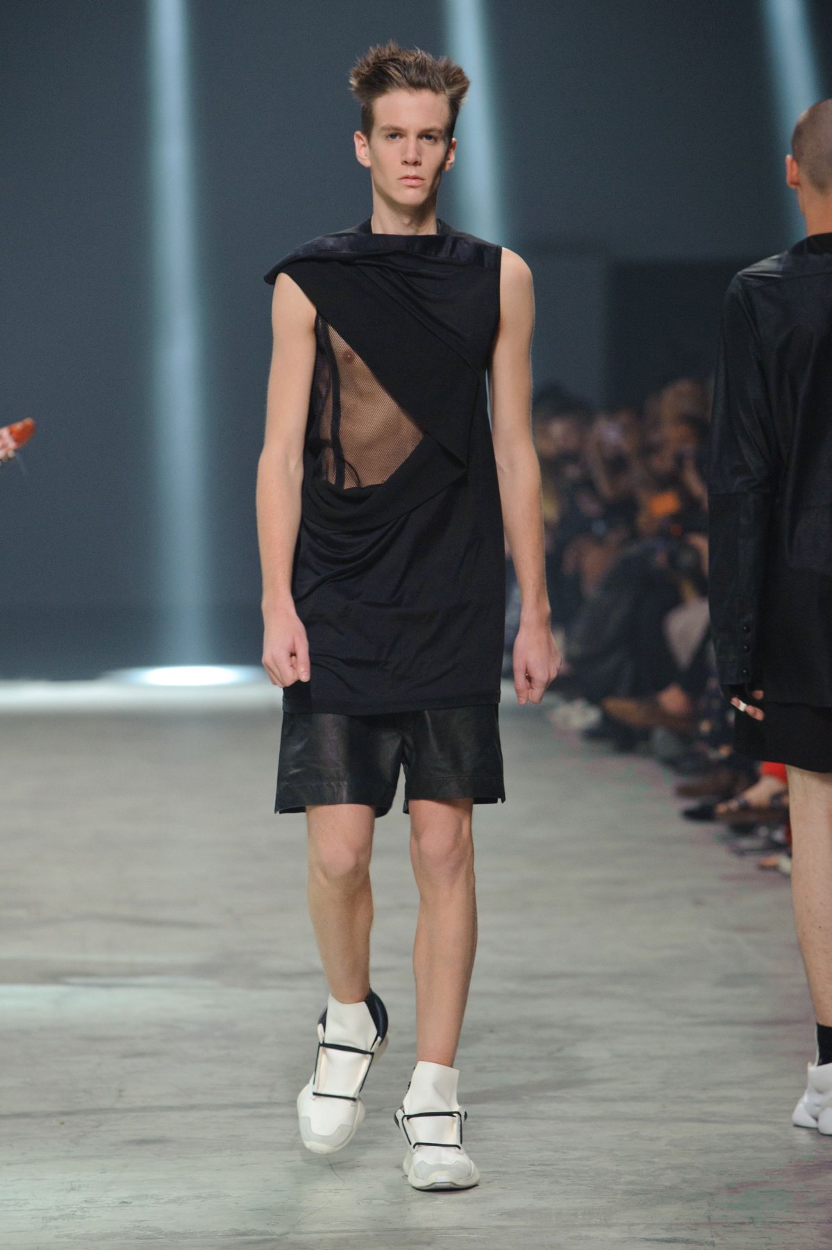 desfile-rick-owens-paris-men-ss2014-23
