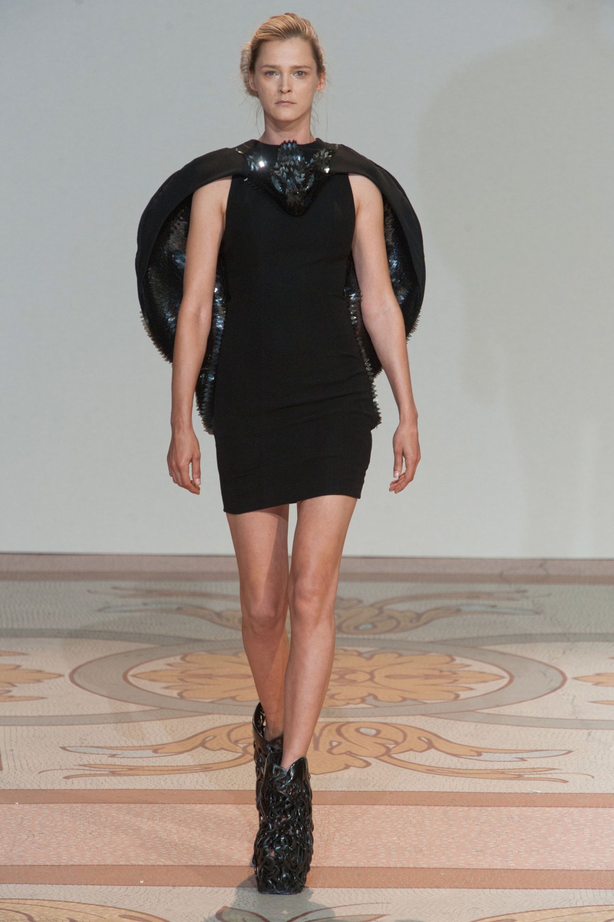 desfile-iris-van-herpen-paris-inverno2014hc-01