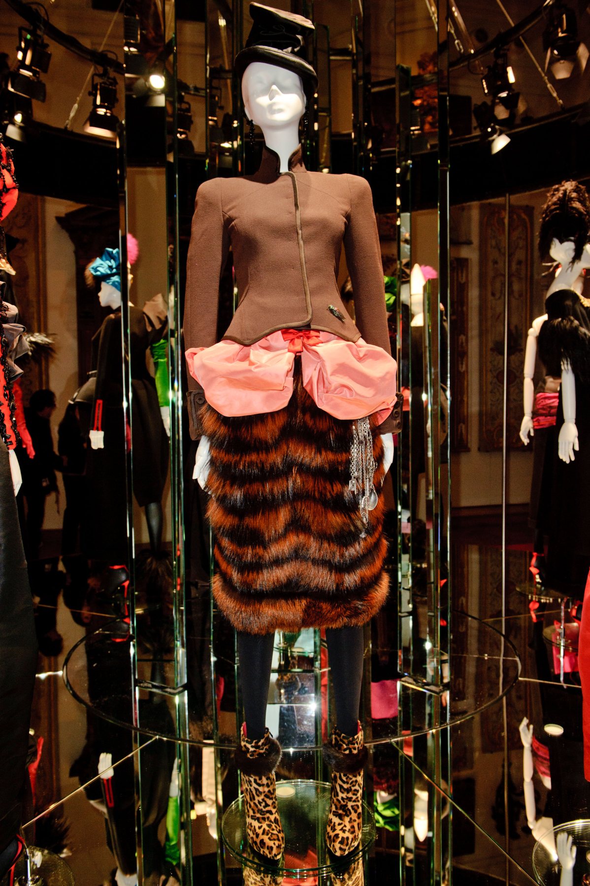 desfile-schiaparelli-paris-inverno2014hc-02