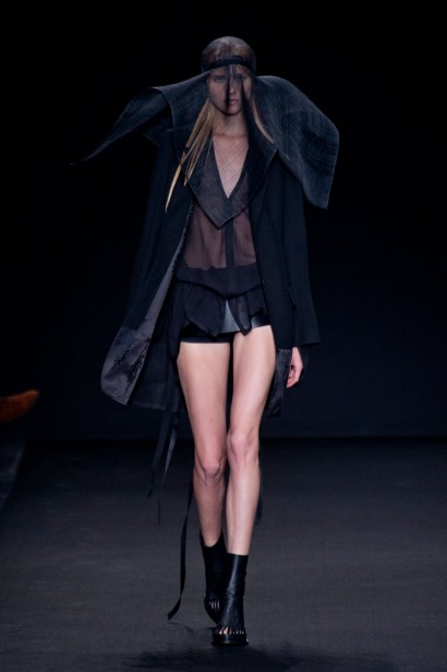 desfile-ann-demeulemeester-verao-2014-001
