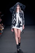 desfile-ann-demeulemeester-verao-2014-004