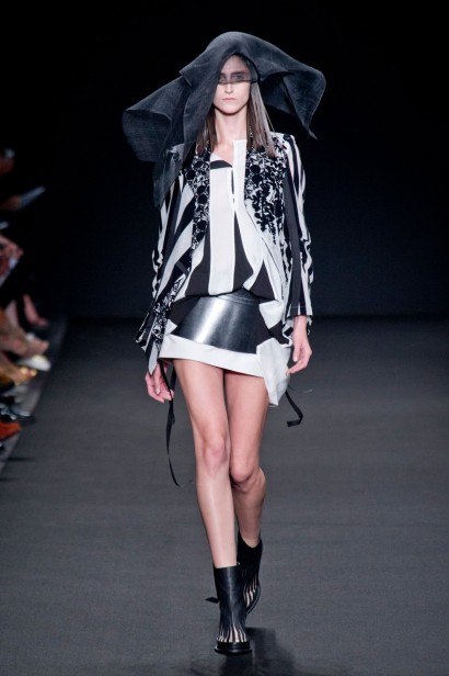 desfile-ann-demeulemeester-verao-2014-004