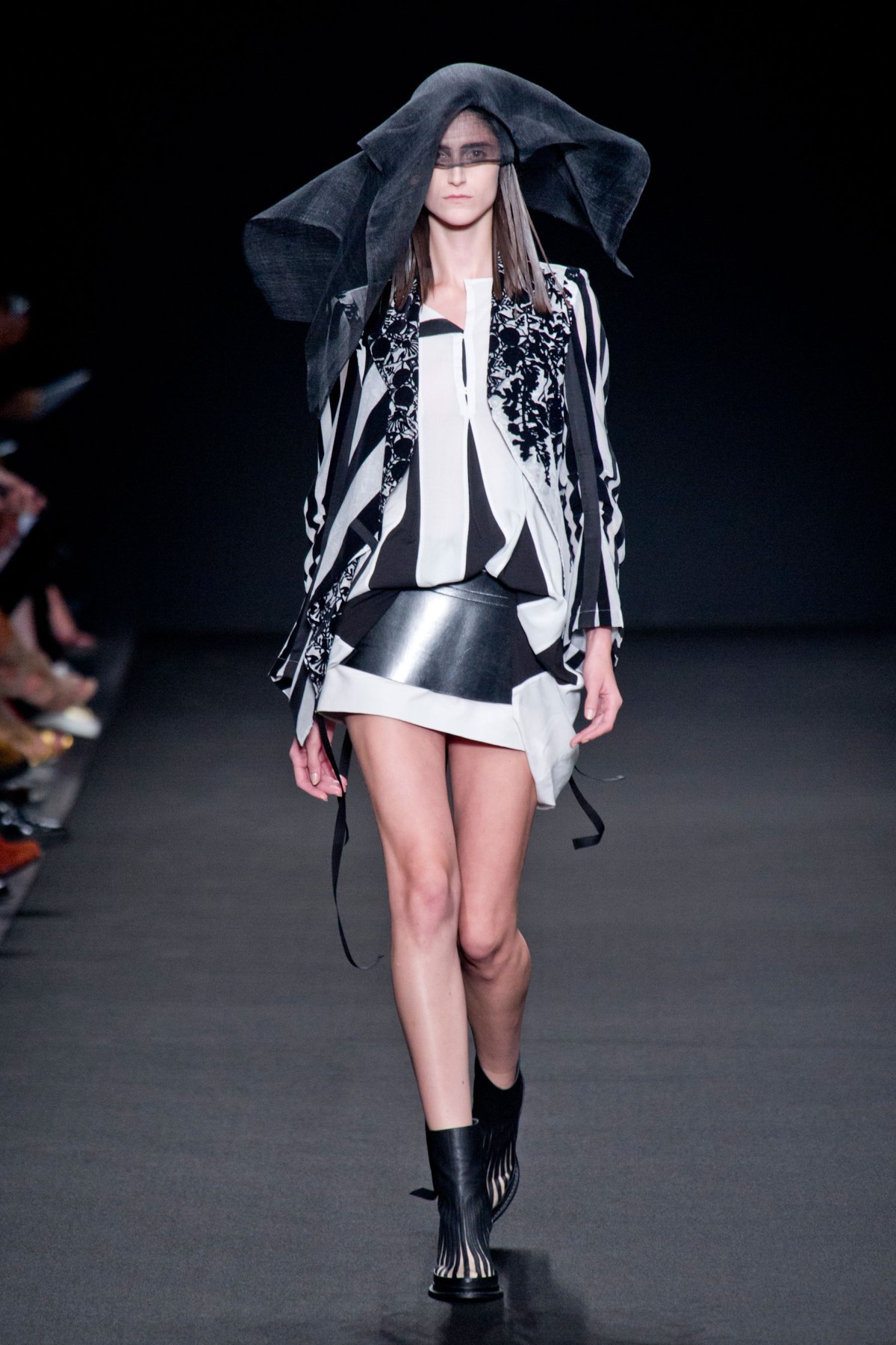 desfile-ann-demeulemeester-verao-2014-004