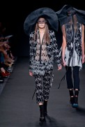 desfile-ann-demeulemeester-verao-2014-007