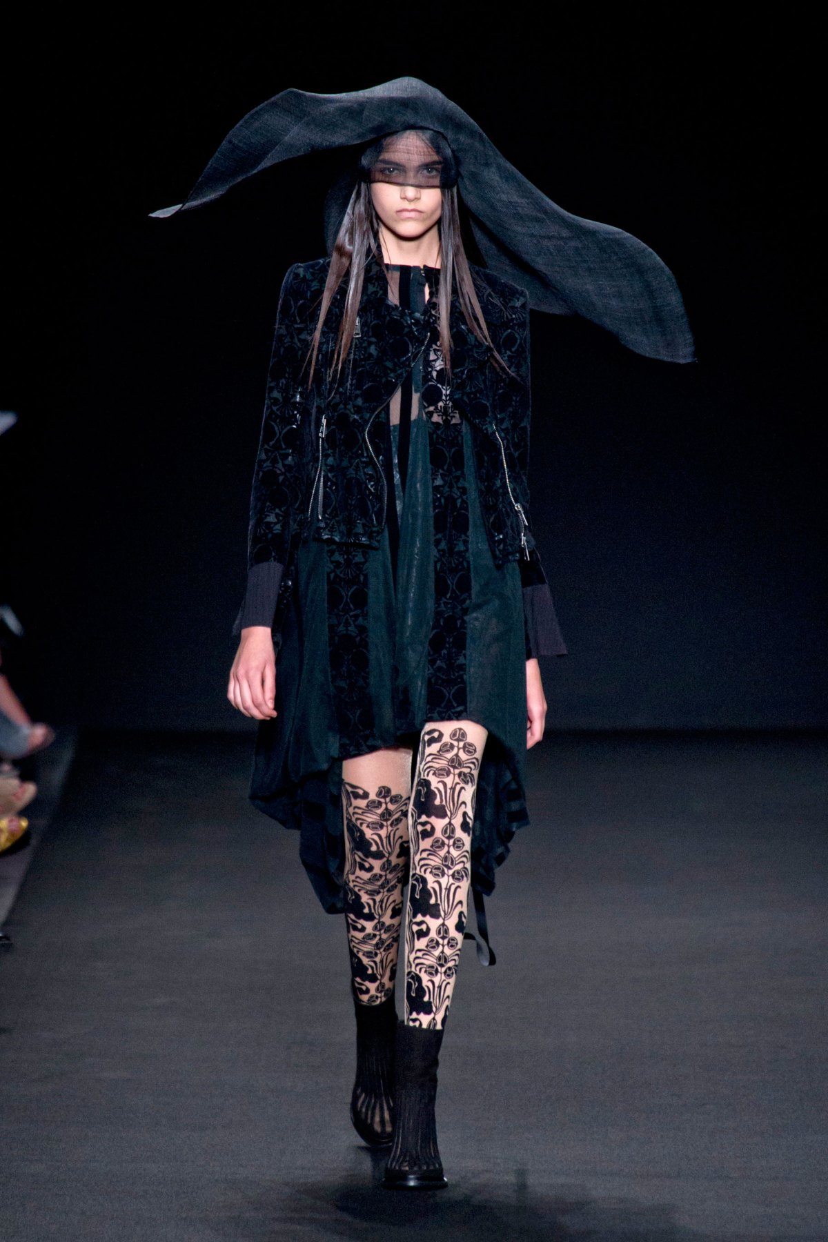 desfile-ann-demeulemeester-verao-2014-010