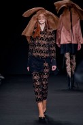 desfile-ann-demeulemeester-verao-2014-014