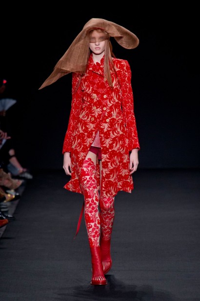 desfile-ann-demeulemeester-verao-2014-016