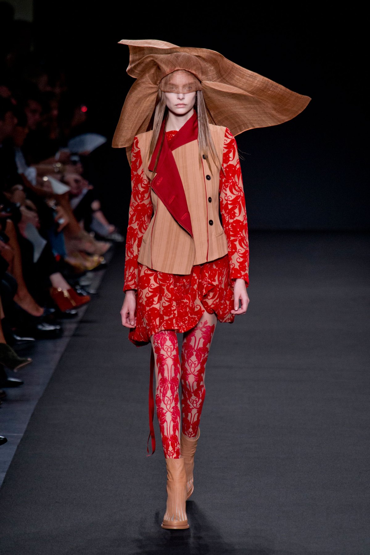 desfile-ann-demeulemeester-verao-2014-017