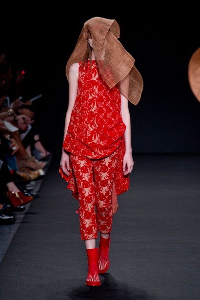 desfile-ann-demeulemeester-verao-2014-018