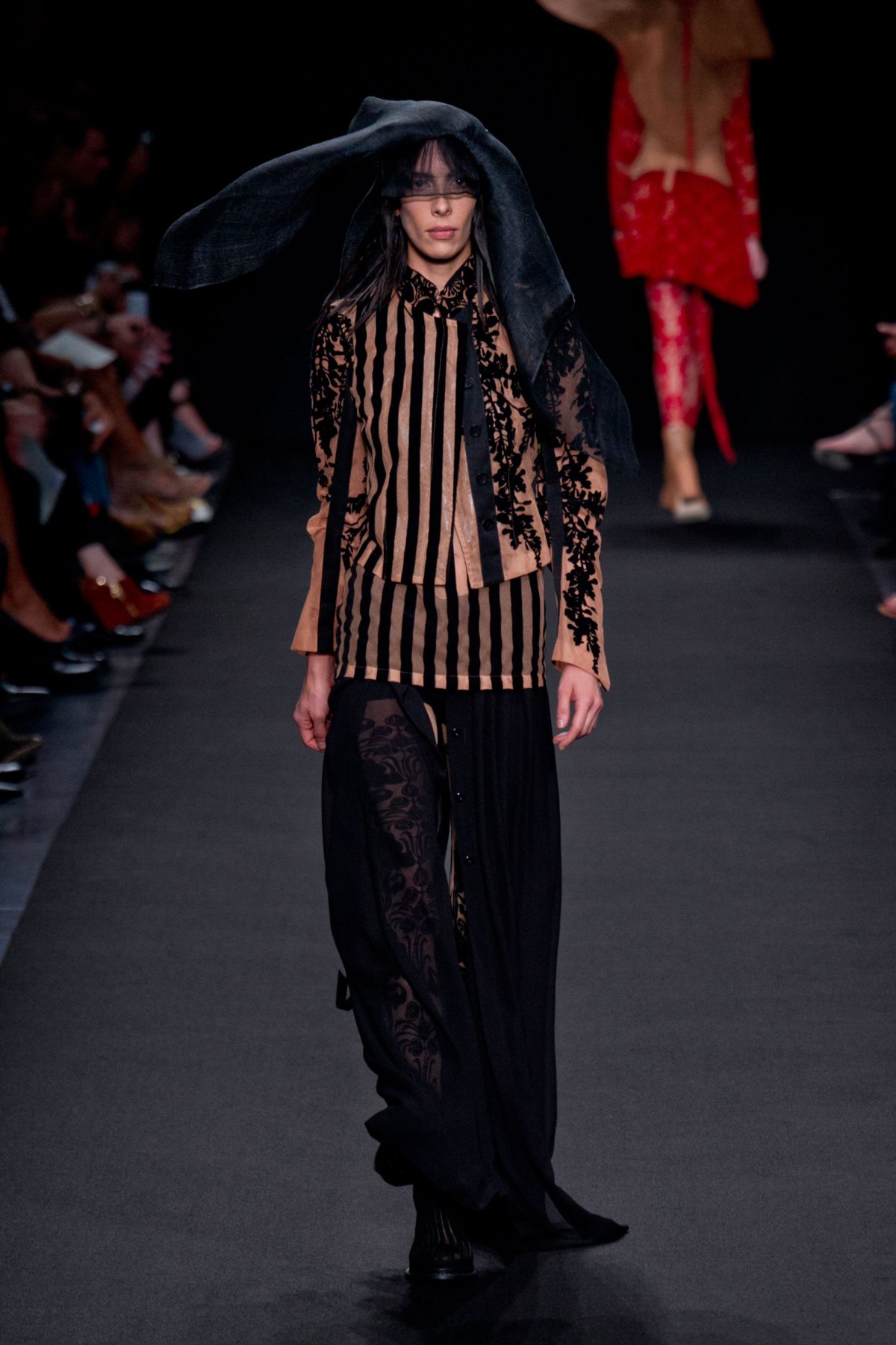 desfile-ann-demeulemeester-verao-2014-020