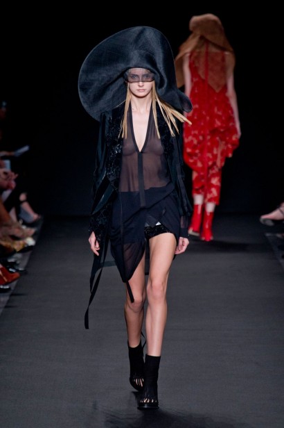 desfile-ann-demeulemeester-verao-2014-021