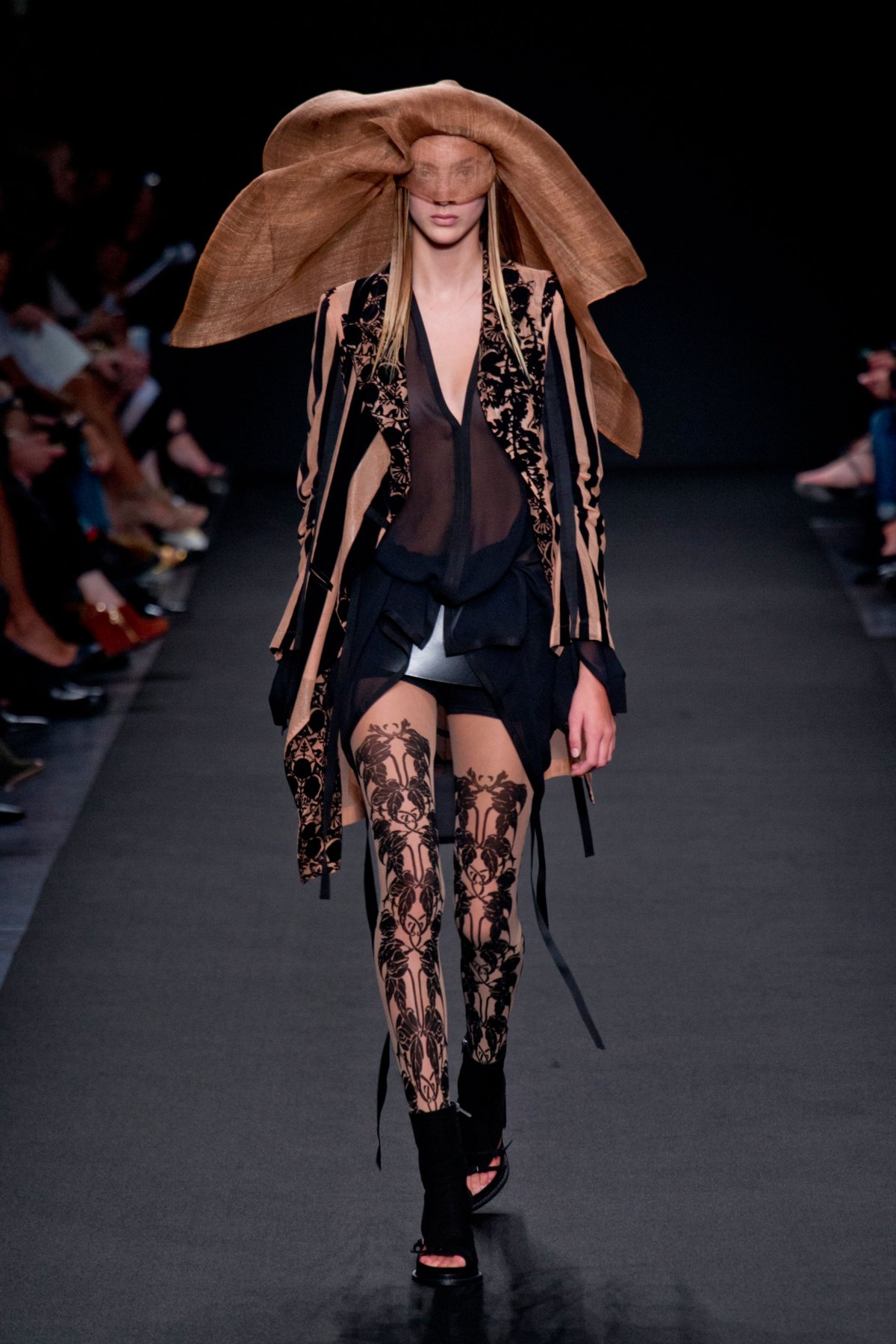 desfile-ann-demeulemeester-verao-2014-028