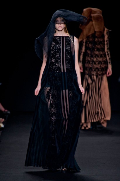 desfile-ann-demeulemeester-verao-2014-029