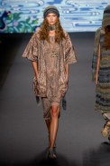 desfile-anna-sui-verao-2014-004