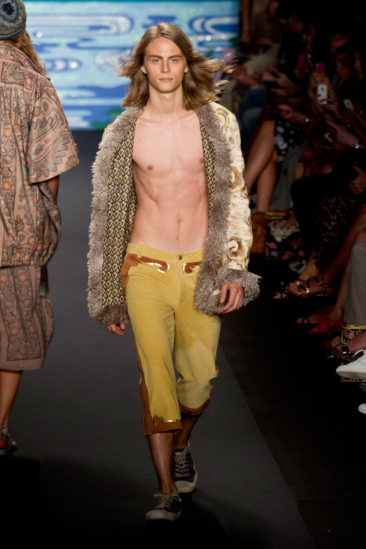 desfile-anna-sui-verao-2014-006