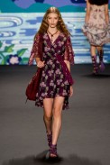 desfile-anna-sui-verao-2014-018