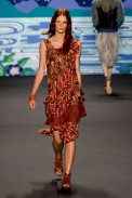 desfile-anna-sui-verao-2014-025