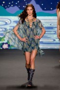 desfile-anna-sui-verao-2014-031