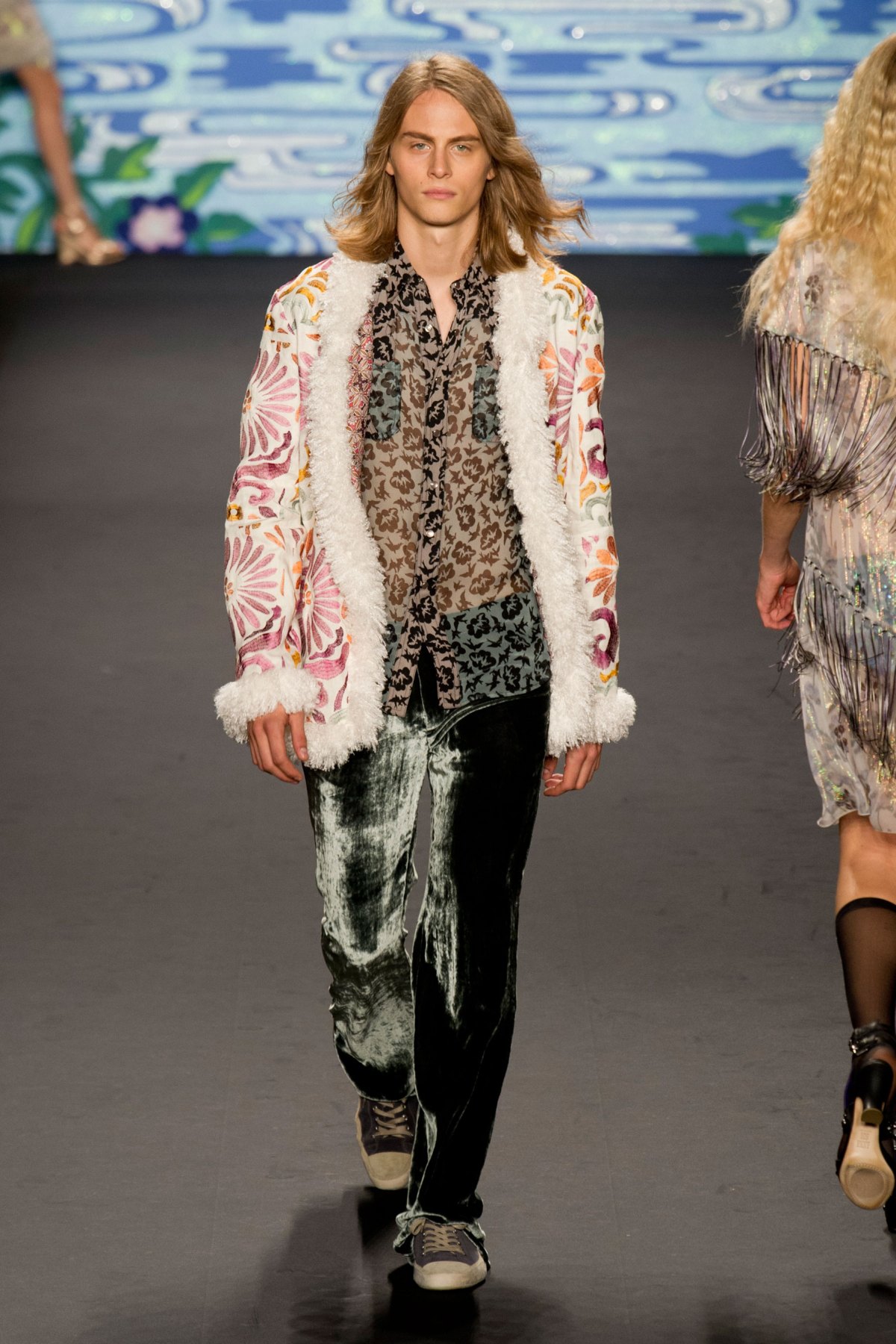 desfile-anna-sui-verao-2014-047