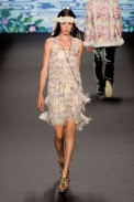 desfile-anna-sui-verao-2014-048
