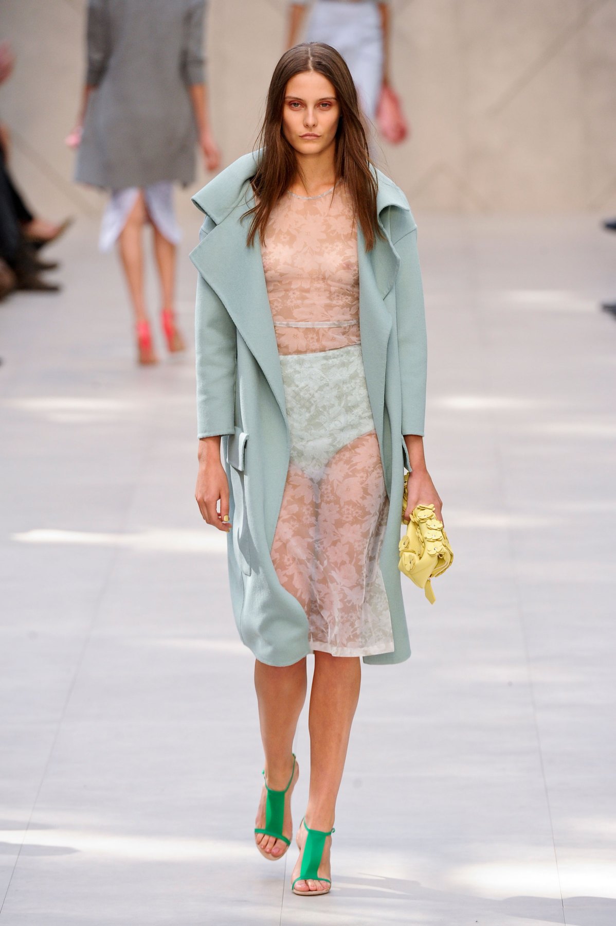 desfile-burberry-verao-2014-008
