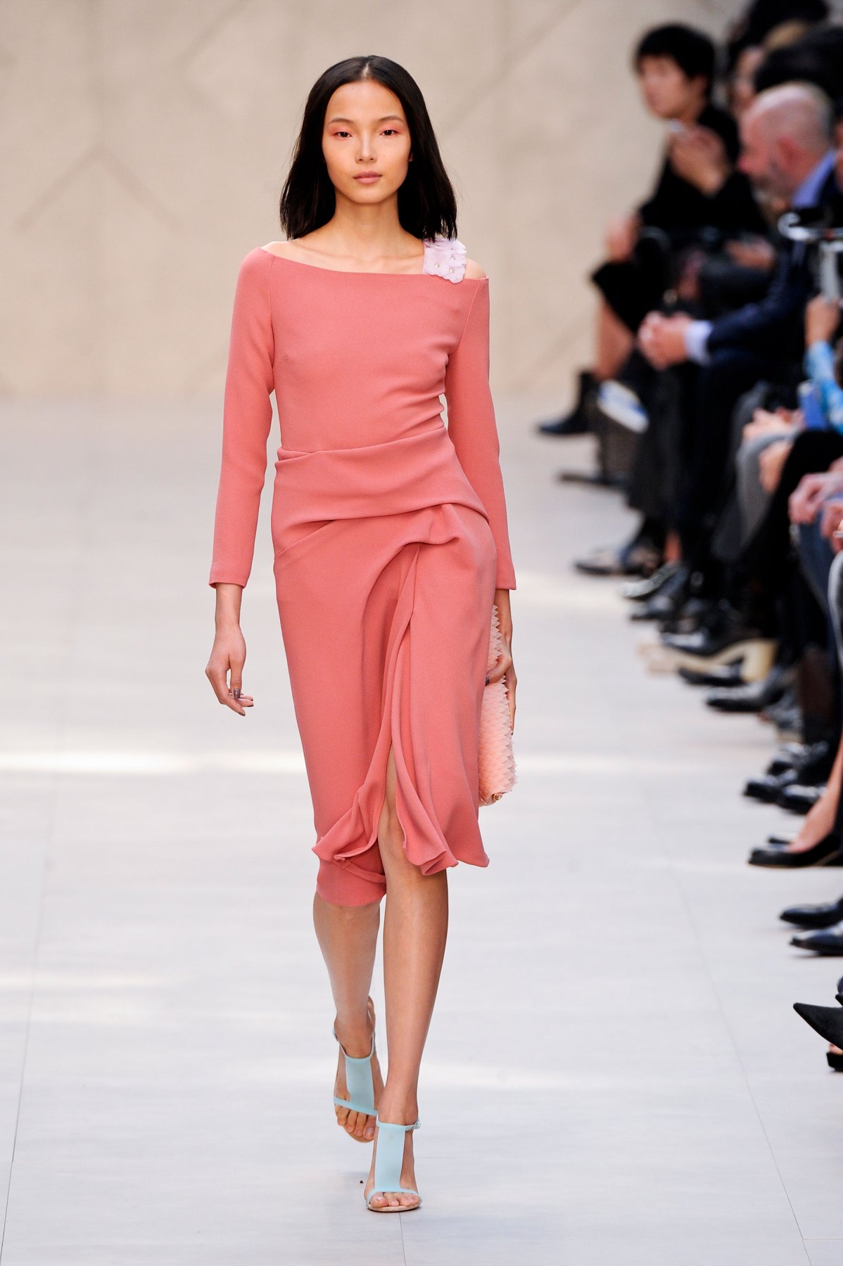 desfile-burberry-verao-2014-040