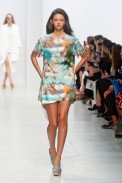 desfile-chalayan-paris-ss2014-07