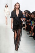 desfile-chalayan-paris-ss2014-16